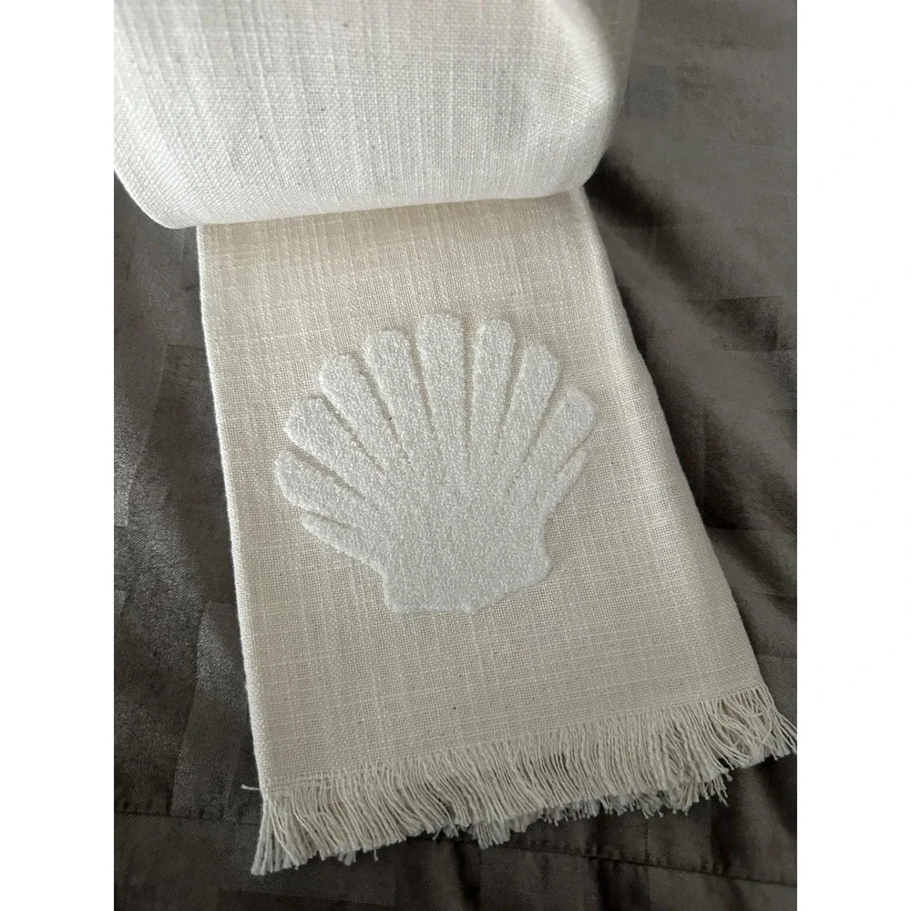 Two's‎ Company Dish Towels Set Of 2 Beige Embroidered Seashell Coastal Nautical